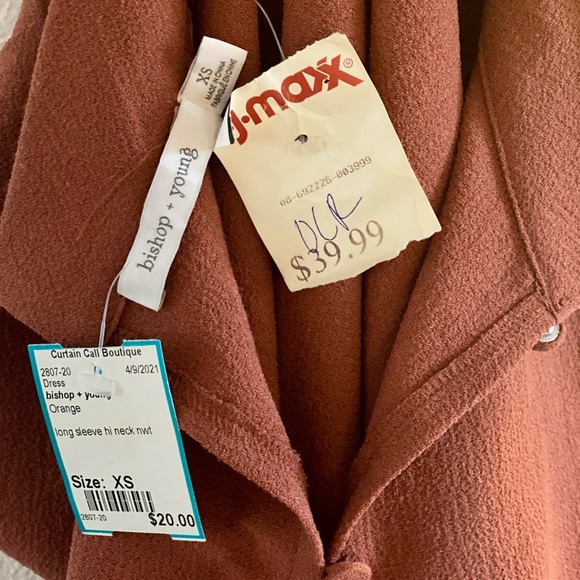 Classy Collared Romper - Picture 3 of 3